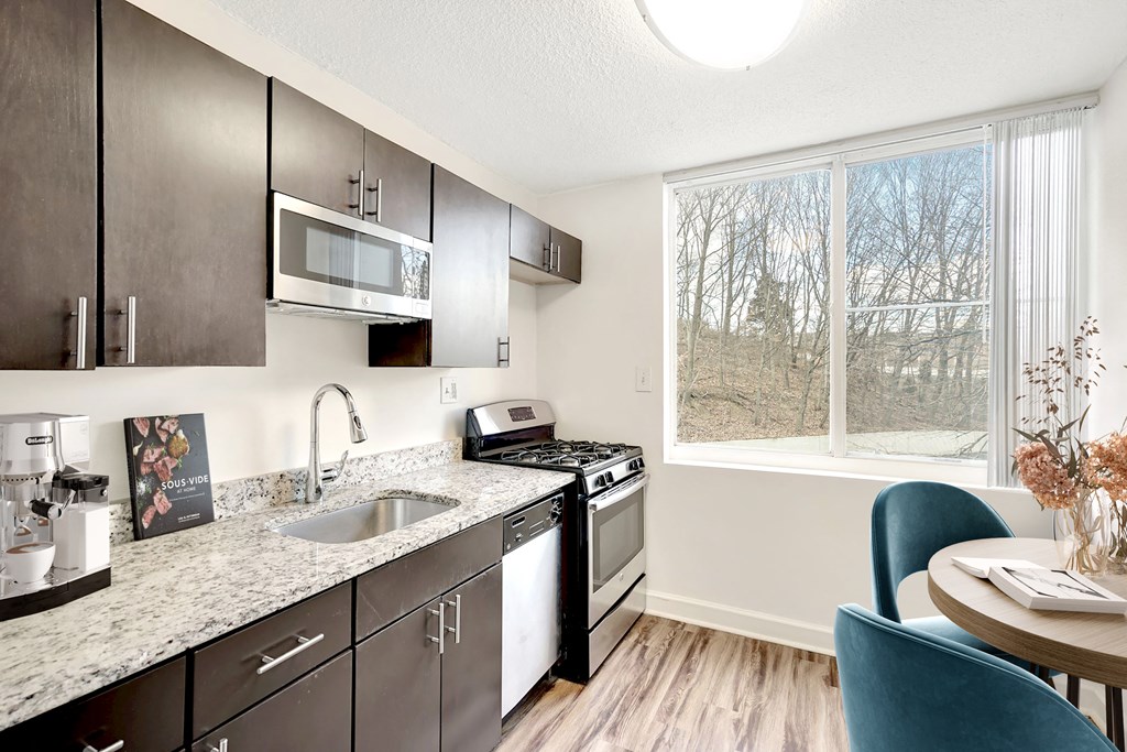 Broadstone Van Dorn Apartments, 420 N Van Dorn St., Alexandria, VA